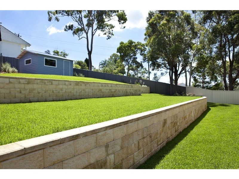 27 Warburton Close, Macquarie Hills NSW 2285