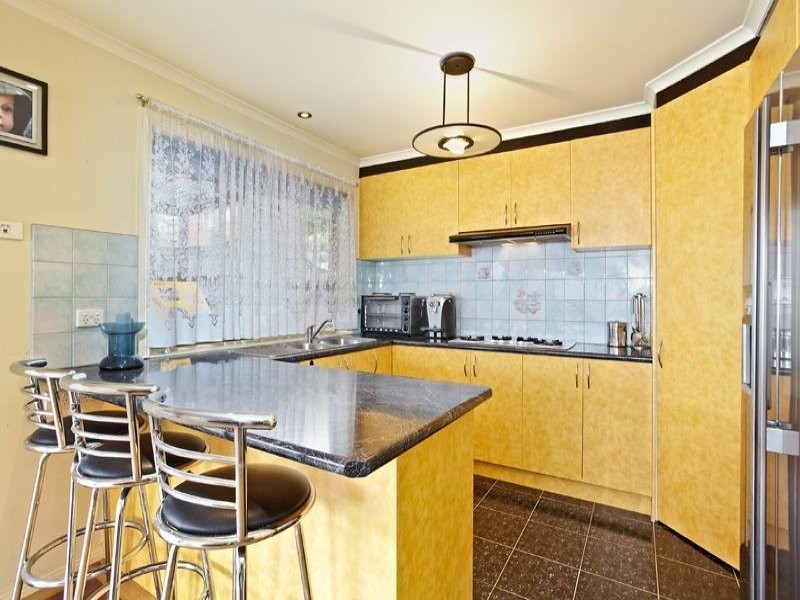 8 Minton Walk, Narre Warren South VIC 3805