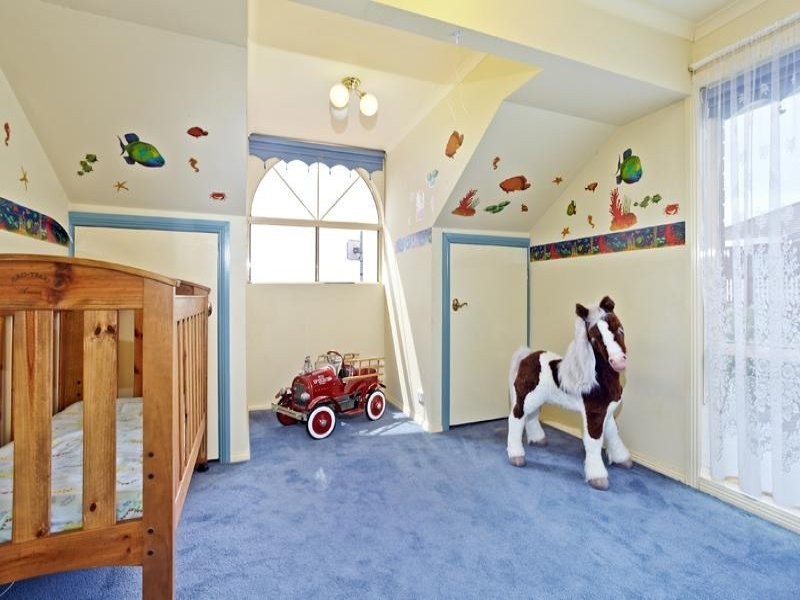 8 Minton Walk, Narre Warren South VIC 3805