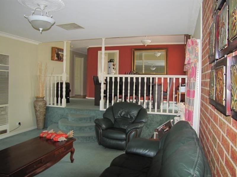 8 Sarson Rd, Albury NSW 2640