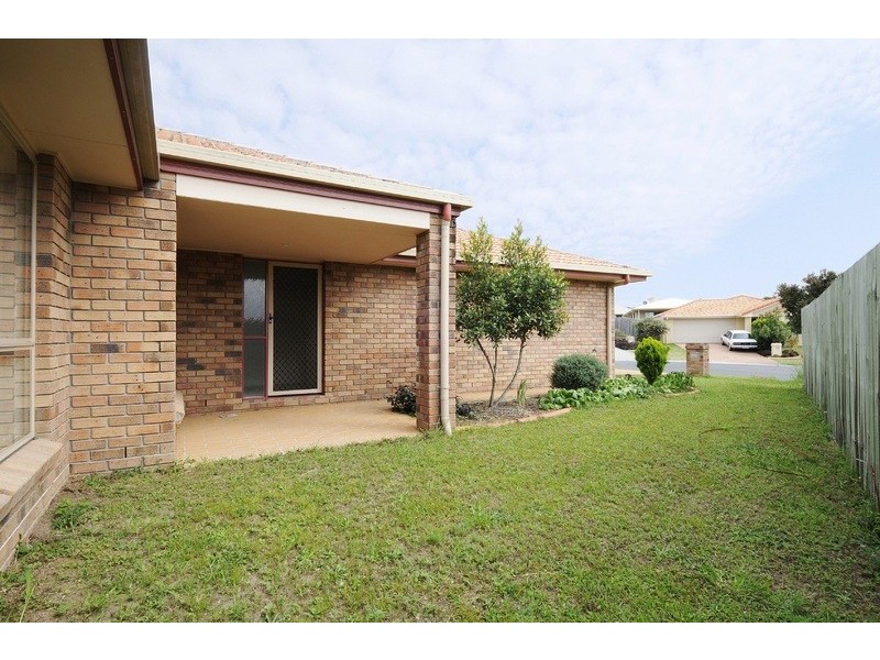 16 Wavecrest Place, Calamvale QLD 4116