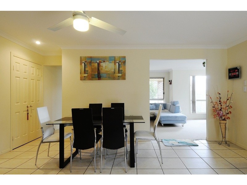 16 Wavecrest Place, Calamvale QLD 4116