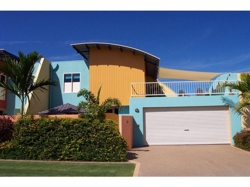 7 Bayside Way, Rosslyn QLD 4703