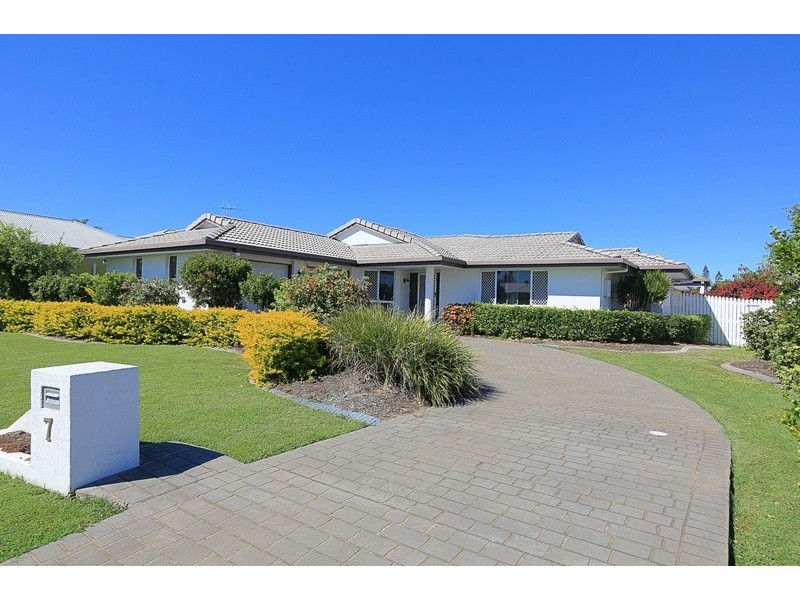 7 Bargara Lakes Drive, Bargara QLD 4670