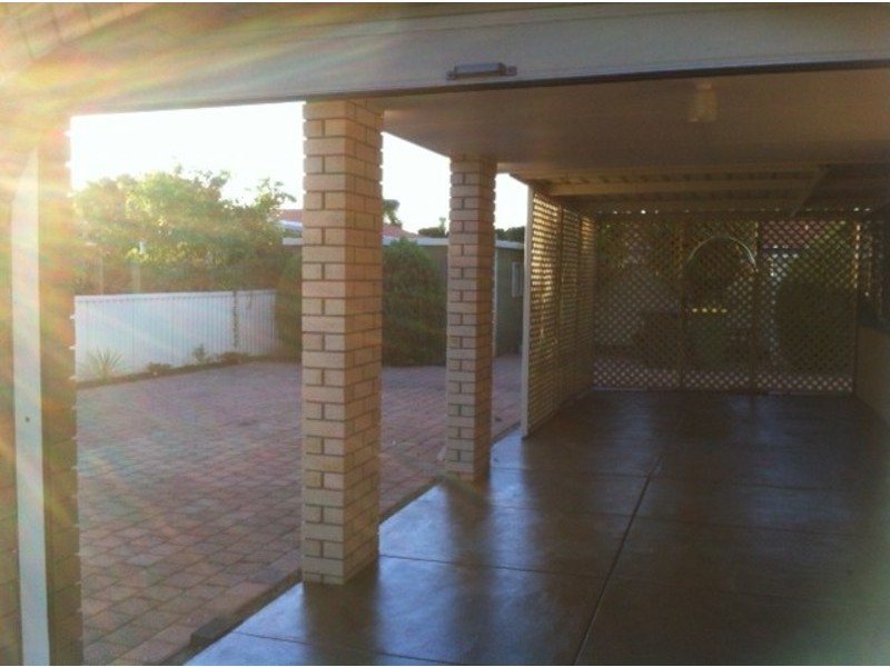 34 Quamby Place, Rockingham WA 6168