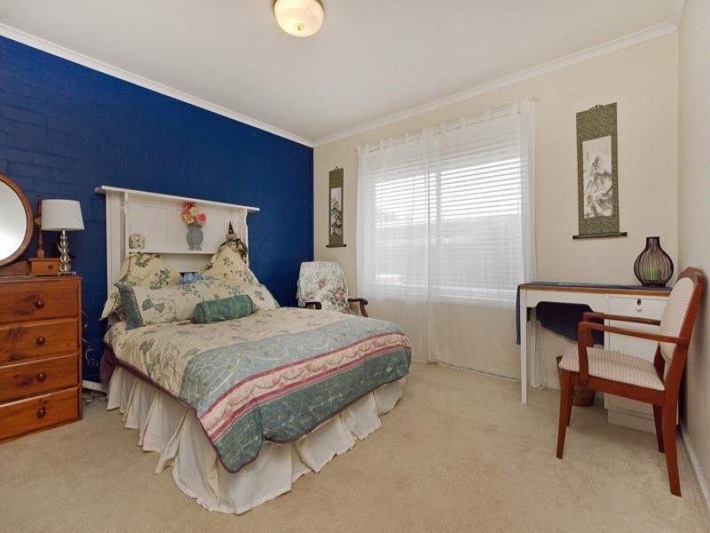 2/8 Crown Avenue, Mordialloc VIC 3195