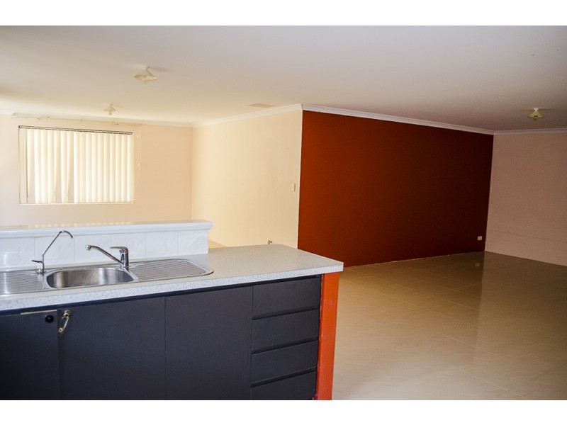 7 Mudlark Close, Langford WA 6147