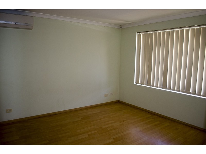 7 Mudlark Close, Langford WA 6147