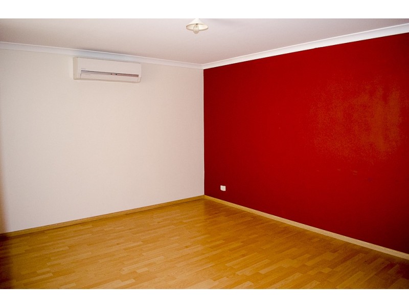 7 Mudlark Close, Langford WA 6147