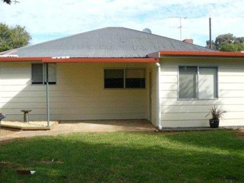 4  Rose Street, Parkes NSW 2870