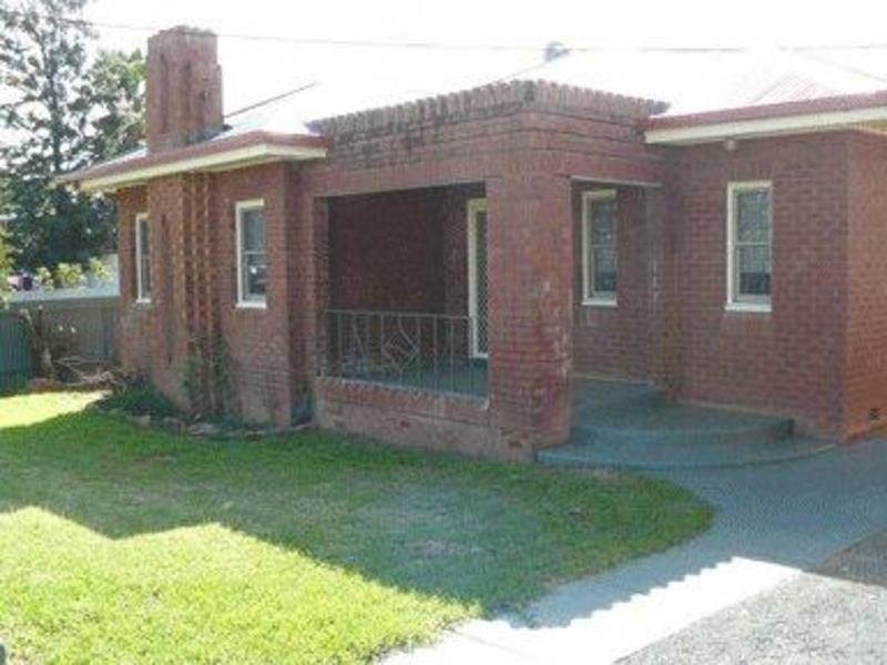 4  Rose Street, Parkes NSW 2870