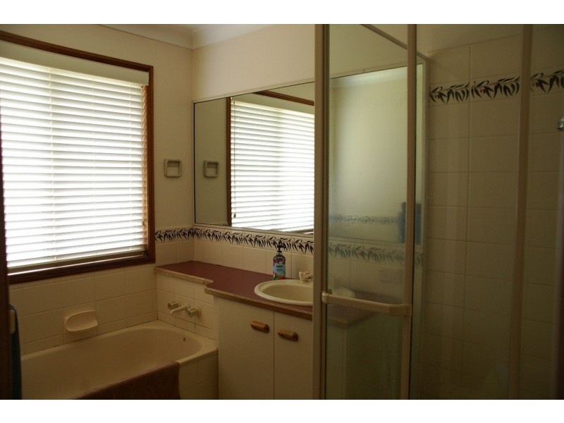 17 Candlebark Court, Glenvale QLD 4350