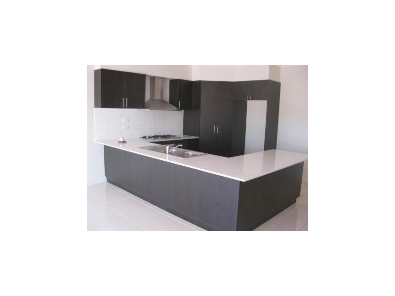 1/11 Victoria Street, Sydenham VIC 3037