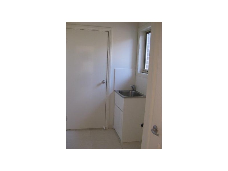 1/11 Victoria Street, Sydenham VIC 3037