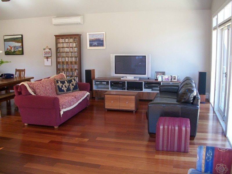 70 PEDDER STREET, New Town TAS 7008