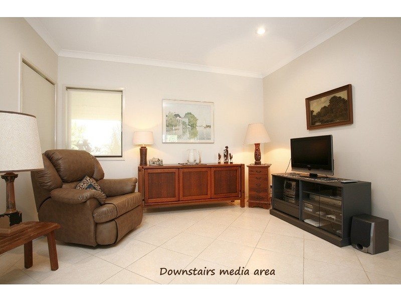 7 Bahia Court, Broadbeach Waters QLD 4218