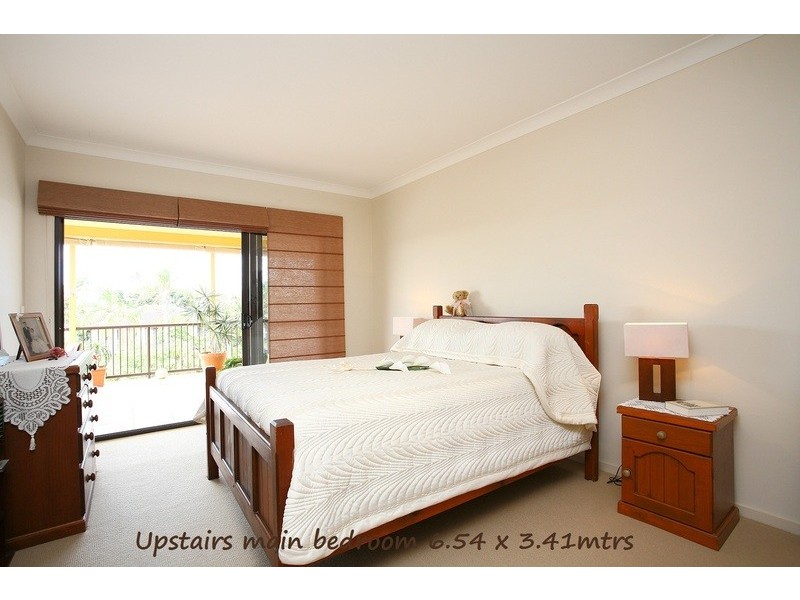 7 Bahia Court, Broadbeach Waters QLD 4218