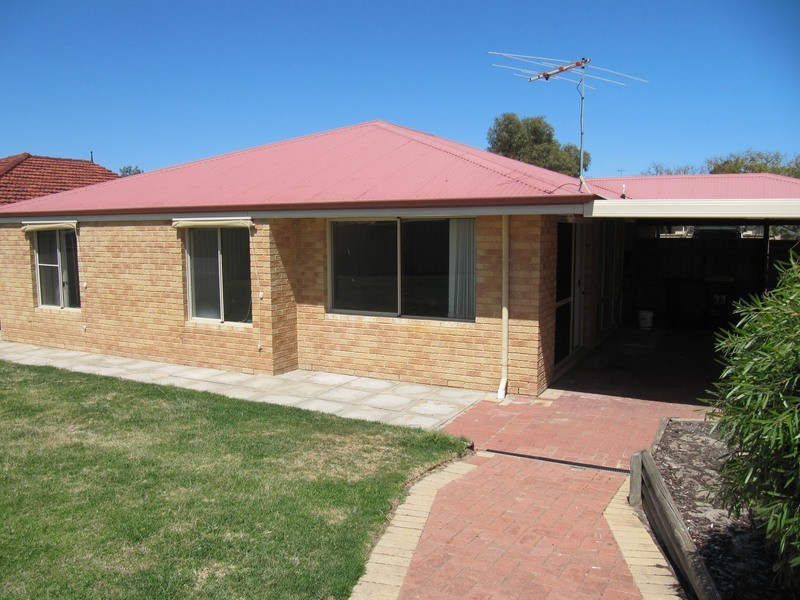 33 Wyperfeld Gardens, Ballajura WA 6066