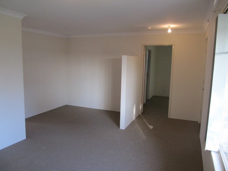 33 Wyperfeld Gardens, Ballajura WA 6066