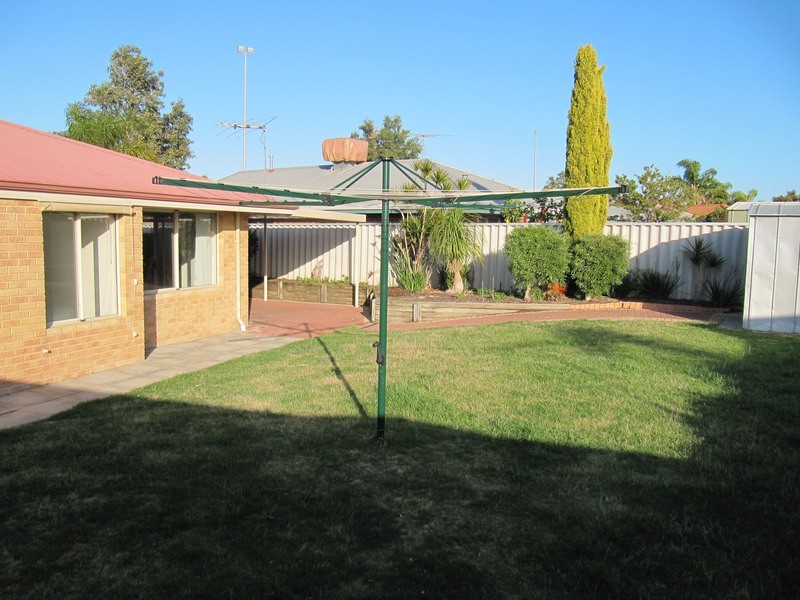 33 Wyperfeld Gardens, Ballajura WA 6066