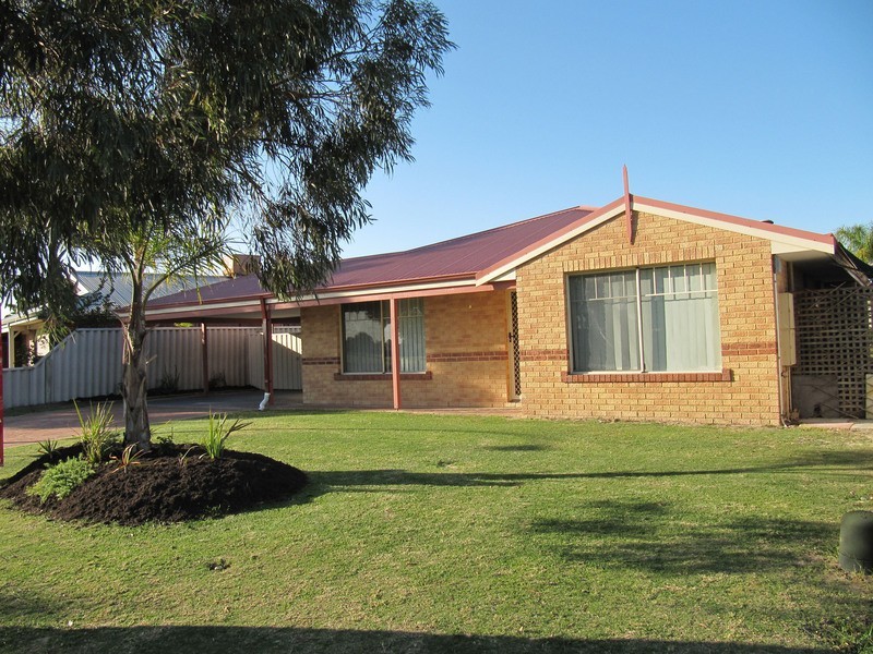 33 Wyperfeld Gardens, Ballajura WA 6066