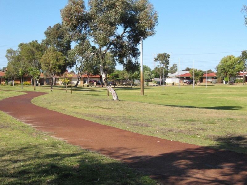 33 Wyperfeld Gardens, Ballajura WA 6066