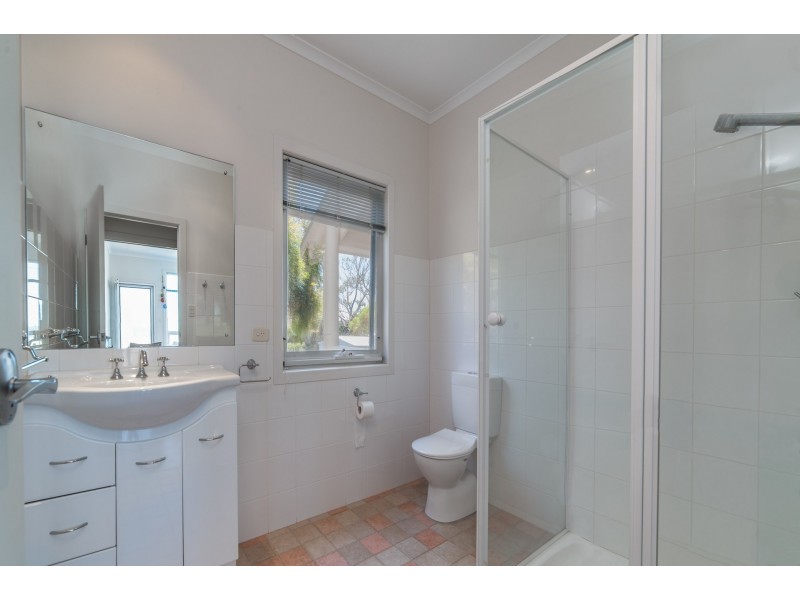 28 Esplanade, Port Vincent SA 5581