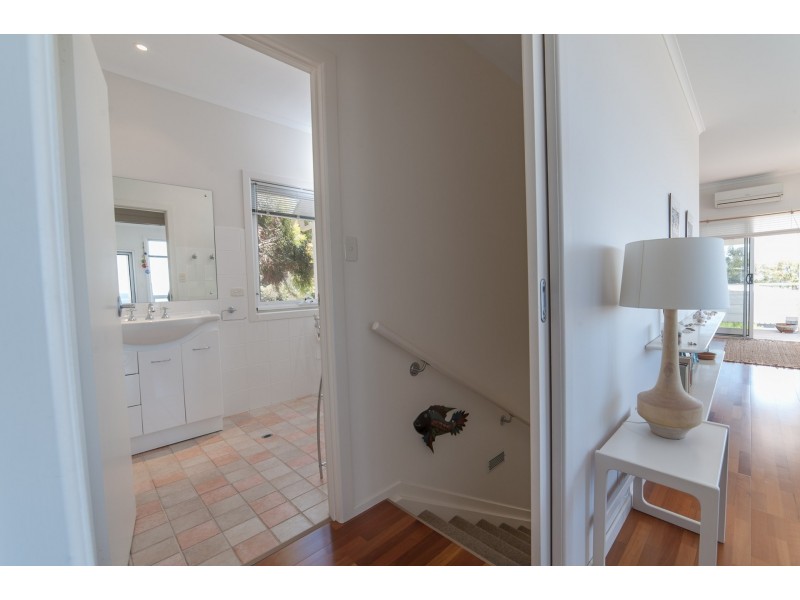 28 Esplanade, Port Vincent SA 5581