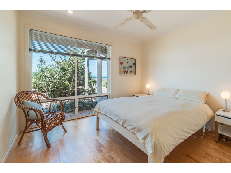 28 Esplanade, Port Vincent SA 5581