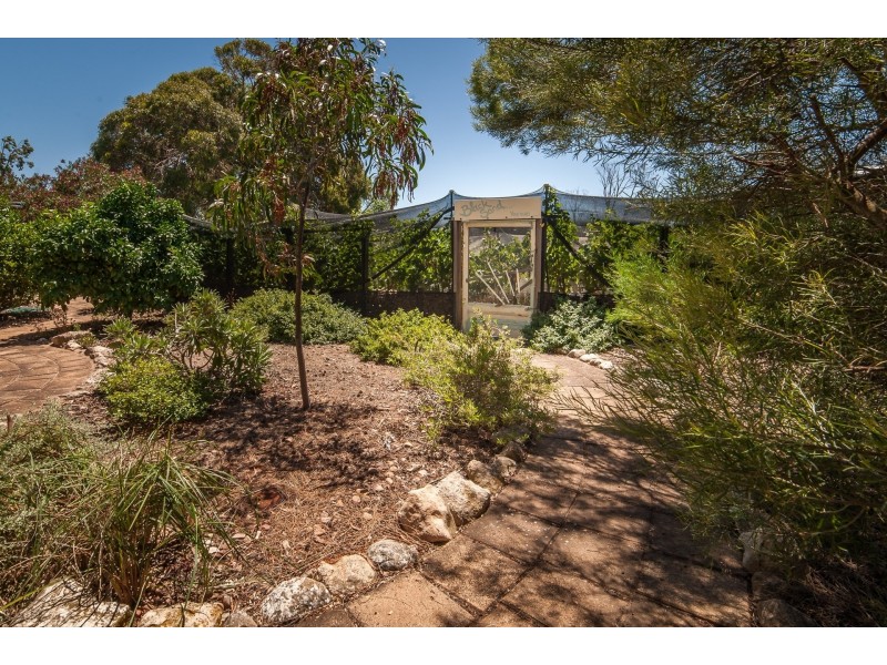 28 Esplanade, Port Vincent SA 5581