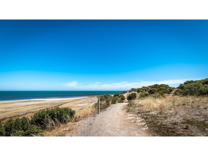 28 Esplanade, Port Vincent SA 5581