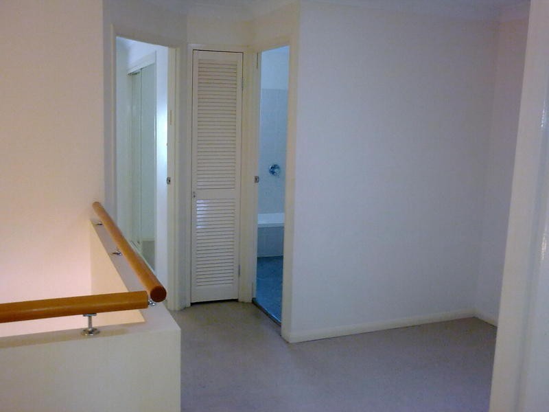 4/10 Broomfield Street, Taringa QLD 4068