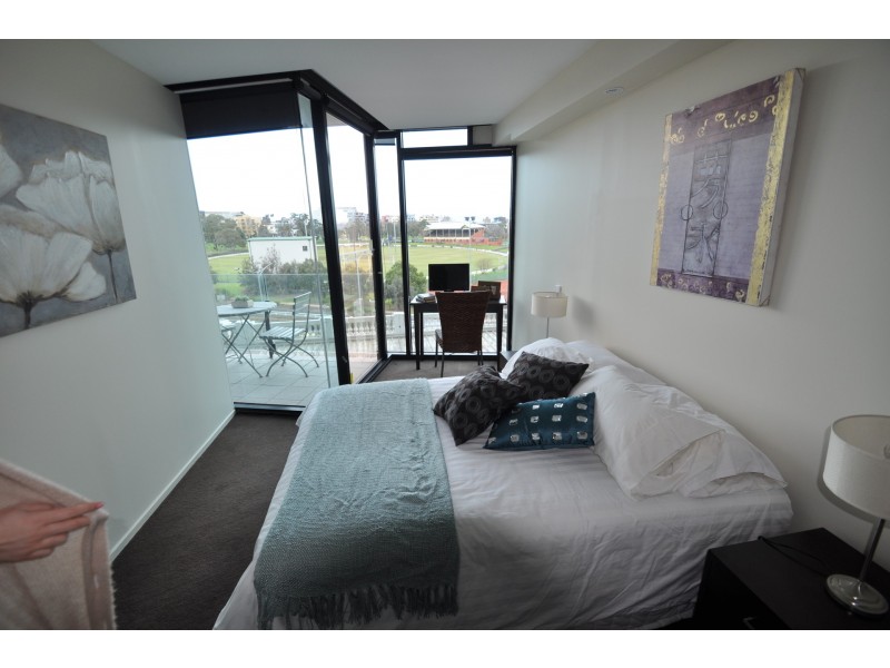 83 Queens Road, Melbourne VIC 3004