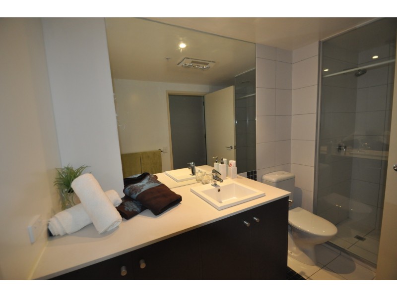 83 Queens Road, Melbourne VIC 3004