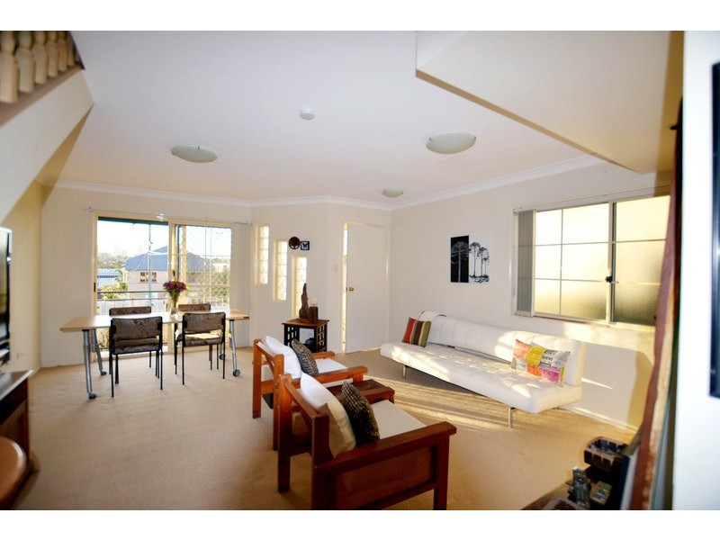 4/43 Ninth Avenue, Coorparoo QLD 4151