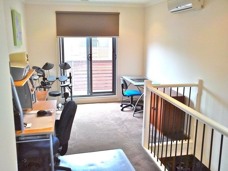 4/18 Ross Road, Croydon VIC 3136