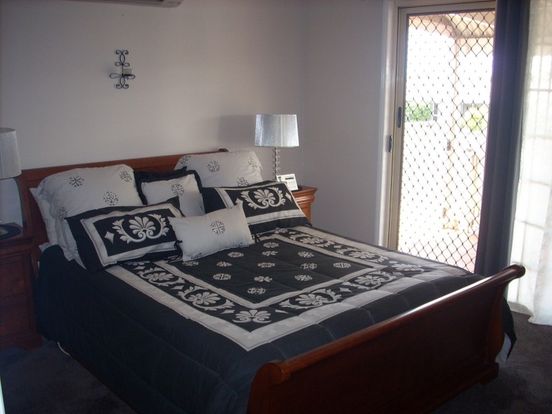 13 Newlands Street, Redland Bay QLD 4165