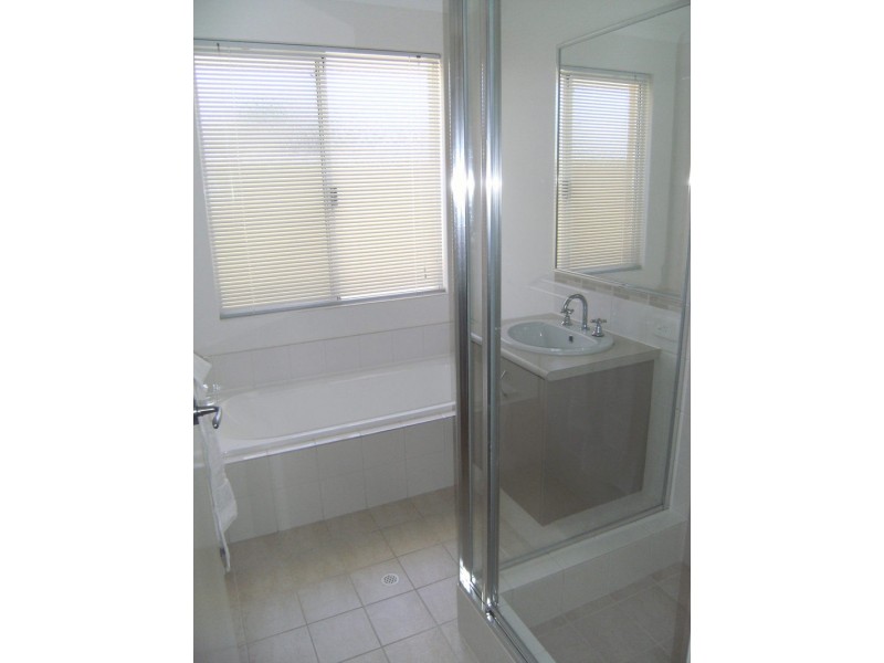 2 Liddell Link, Lakelands WA 6180