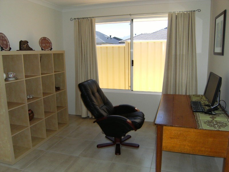 2 Liddell Link, Lakelands WA 6180