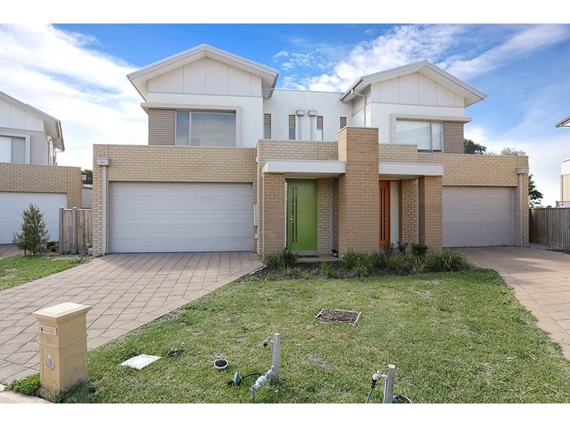 33 Broadbeach Circuit, Point Cook VIC 3030