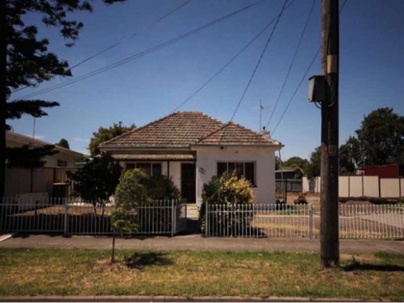 2 Walmer Avenue, St Albans VIC 3021