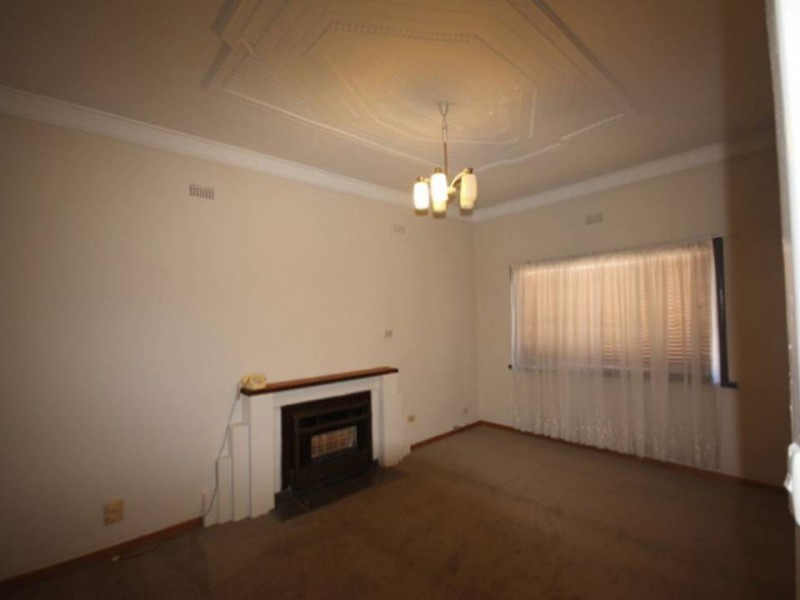 2 Walmer Avenue, St Albans VIC 3021