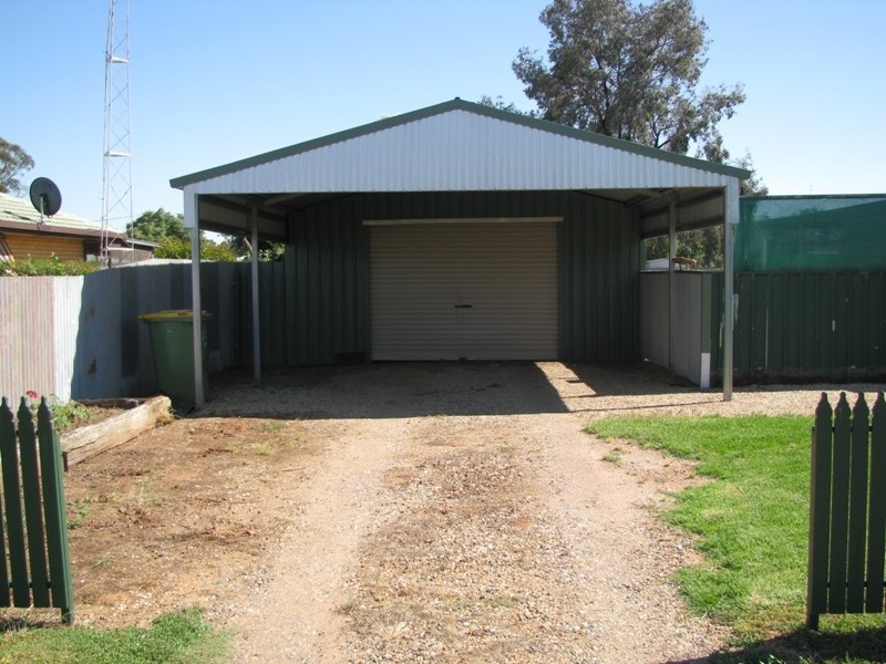 11 Ferrier Street, Lockhart NSW 2656