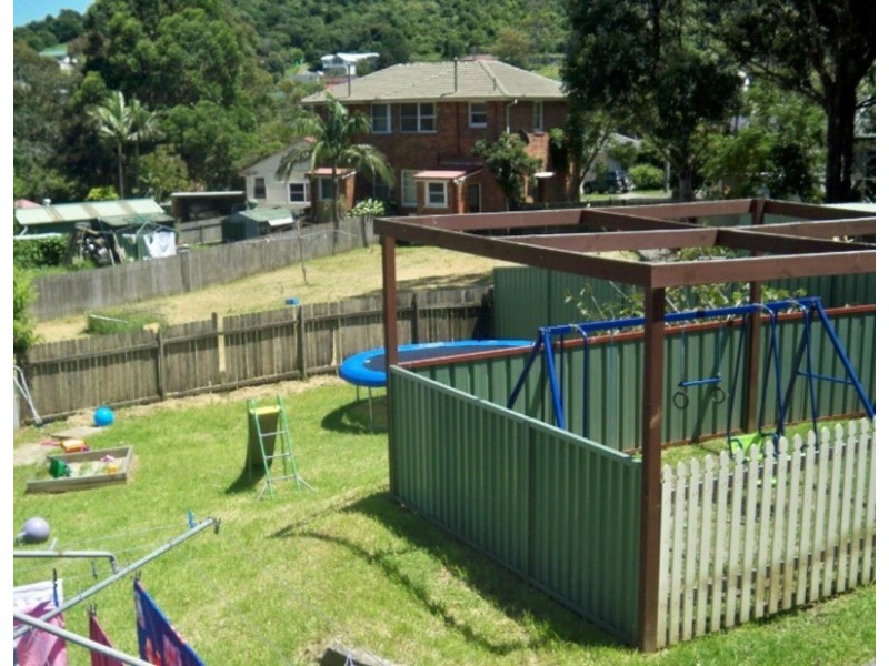 34 Cambridge St, Berkeley NSW 2506