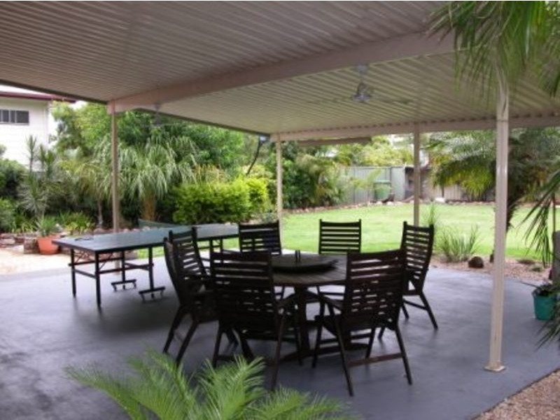 8 Yeates Cres, Dysart QLD 4745