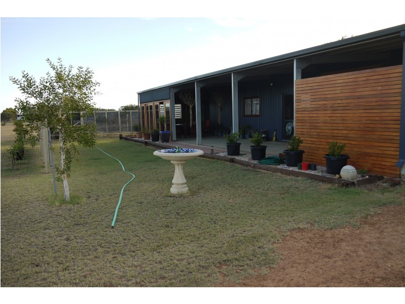 21 Dressage Circle, Deepdale WA 6532