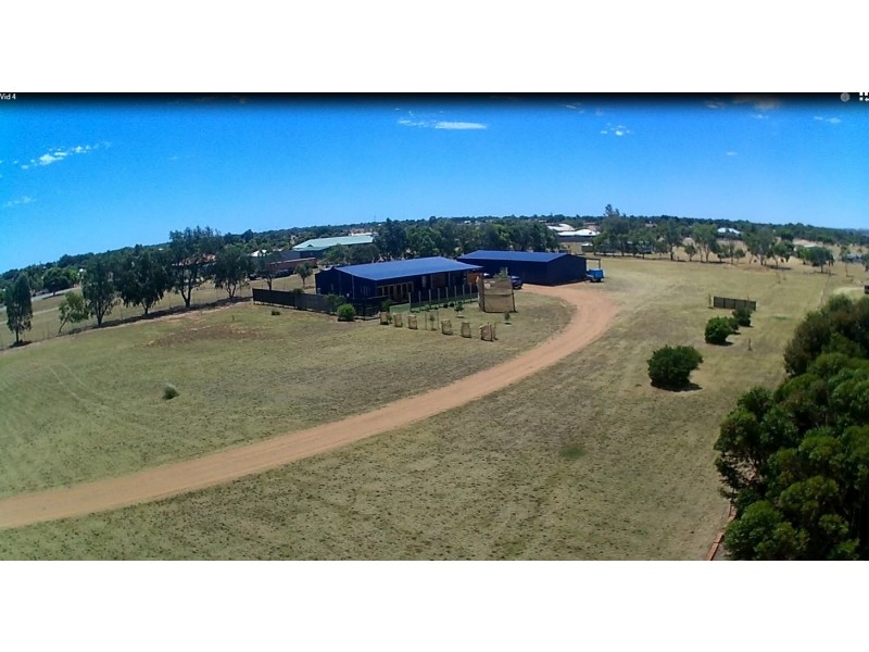 21 Dressage Circle, Deepdale WA 6532