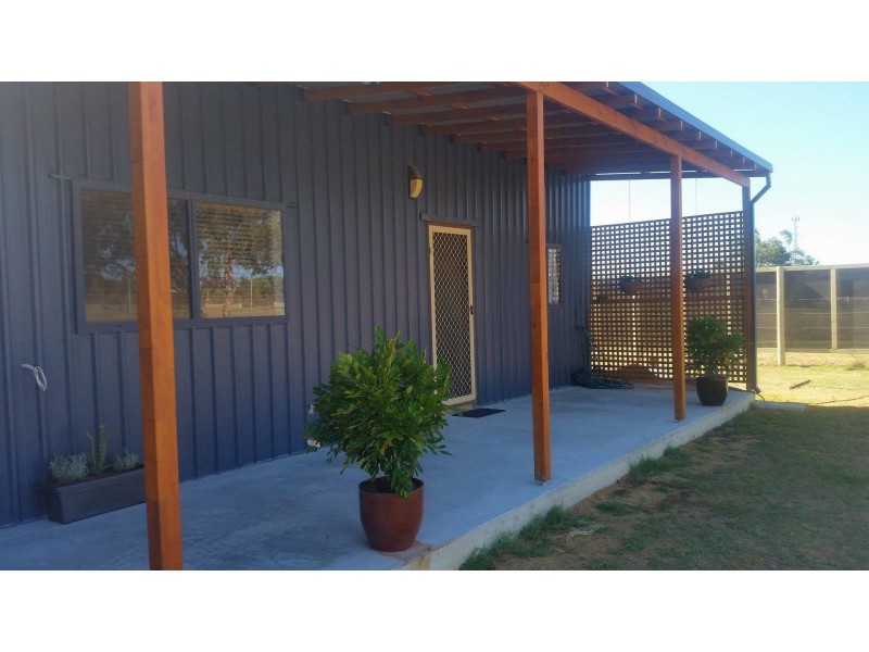 21 Dressage Circle, Deepdale WA 6532