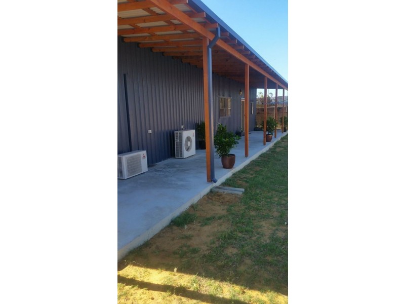 21 Dressage Circle, Deepdale WA 6532