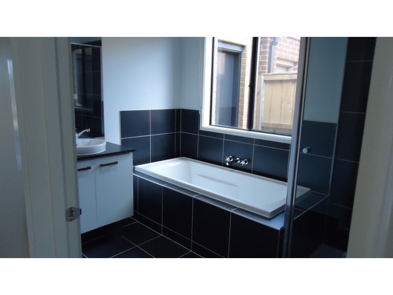 20 Chamberlain Way, Williams Landing VIC 3027